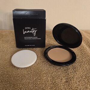 JAFRA Beauty Matte Pressed Powder - Natural Beige
